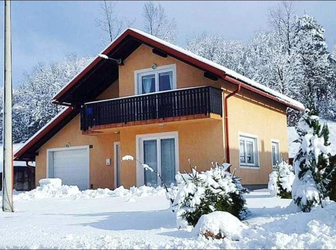 Holiday Home Zulejka Огулин Екстериор снимка